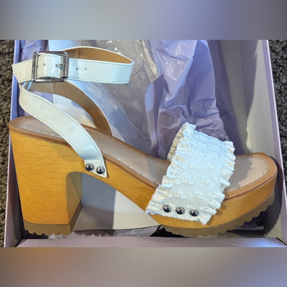 NWT • Madden Girl • Camila White Ankle Strap Wooden Platform Heels • Size 6.5